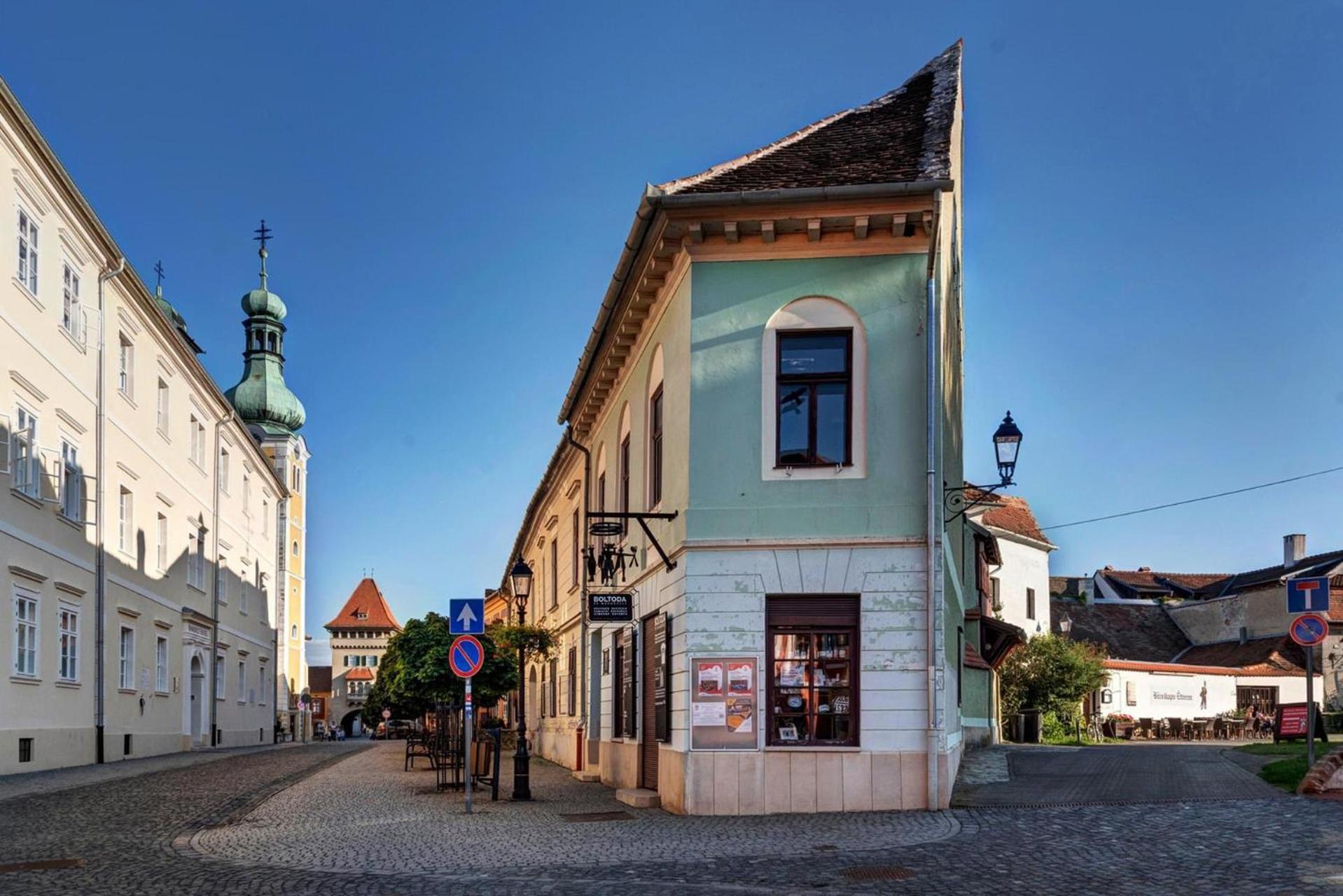 Modern Medival Apartment Koszeg Luaran gambar